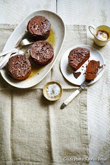 Marquise au chocolat, grué de cacao et fleur de sel