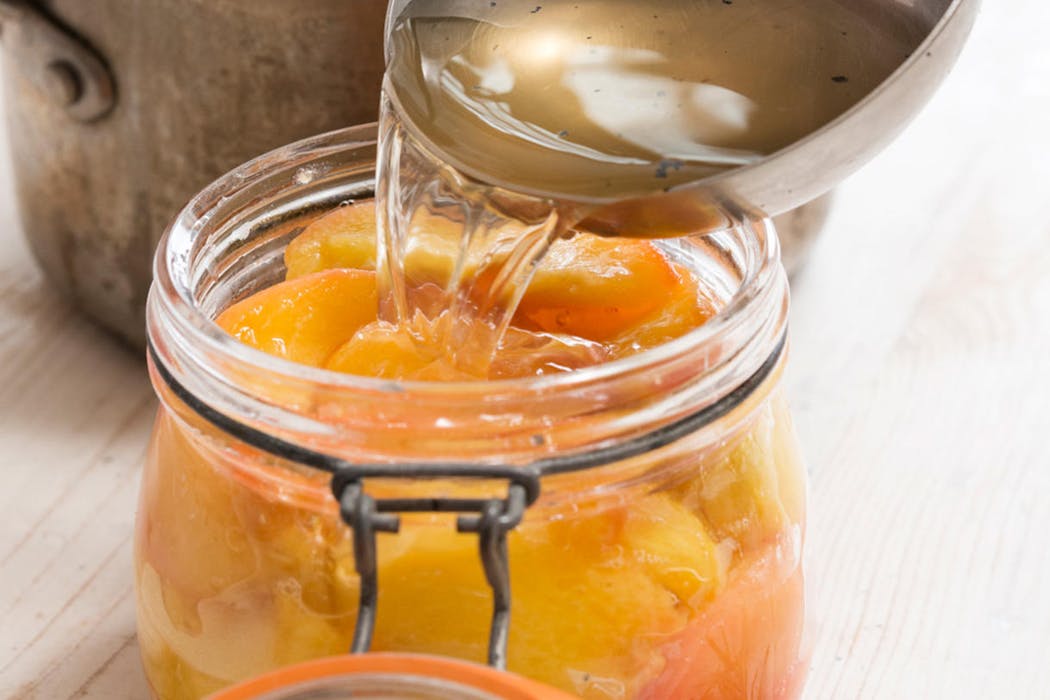 Bocal de pêches au sirop